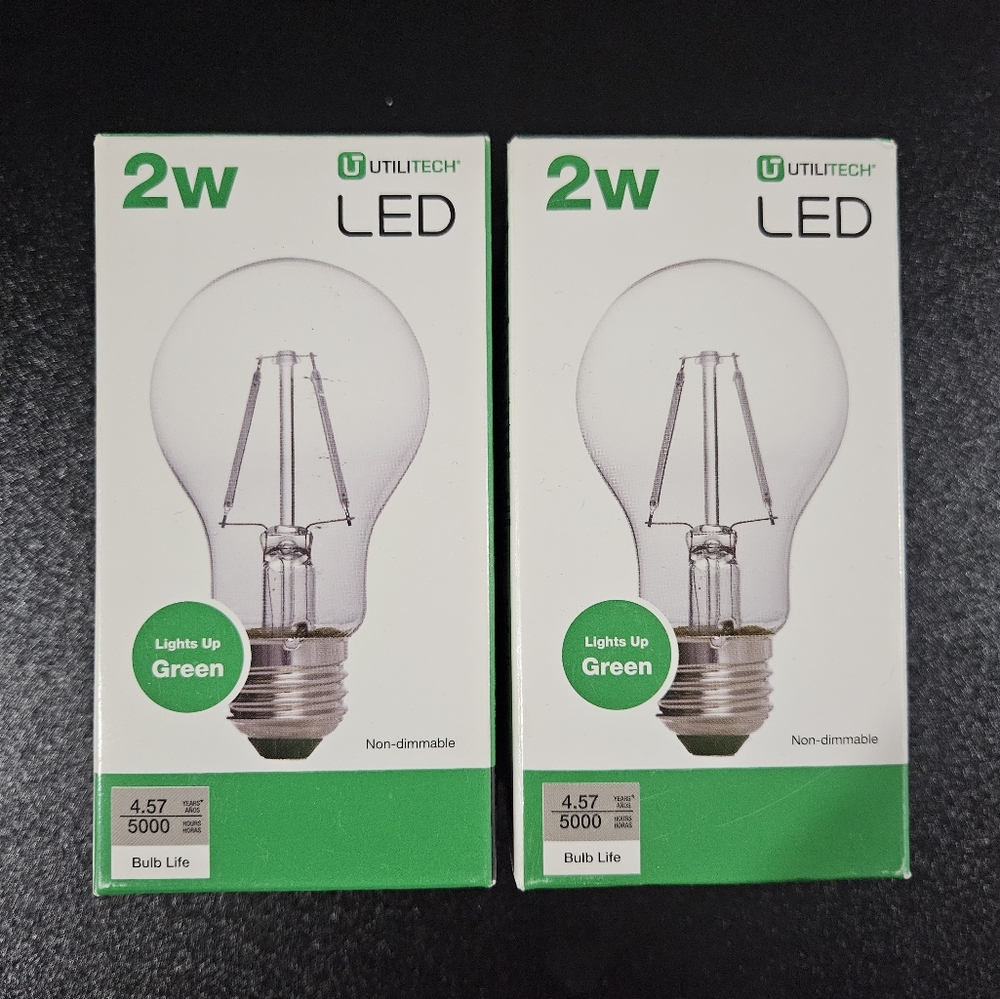 Set Of 2- Utilitech 2W Green Light Bulbs, BRAND NEW
